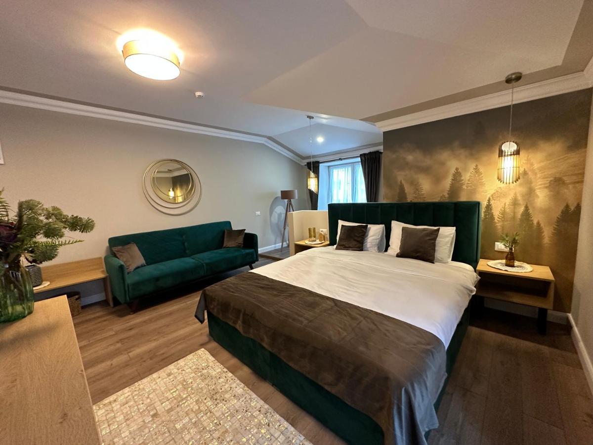 B59 Boutique Hotel Câmpulung Moldovenesc Exteriör bild