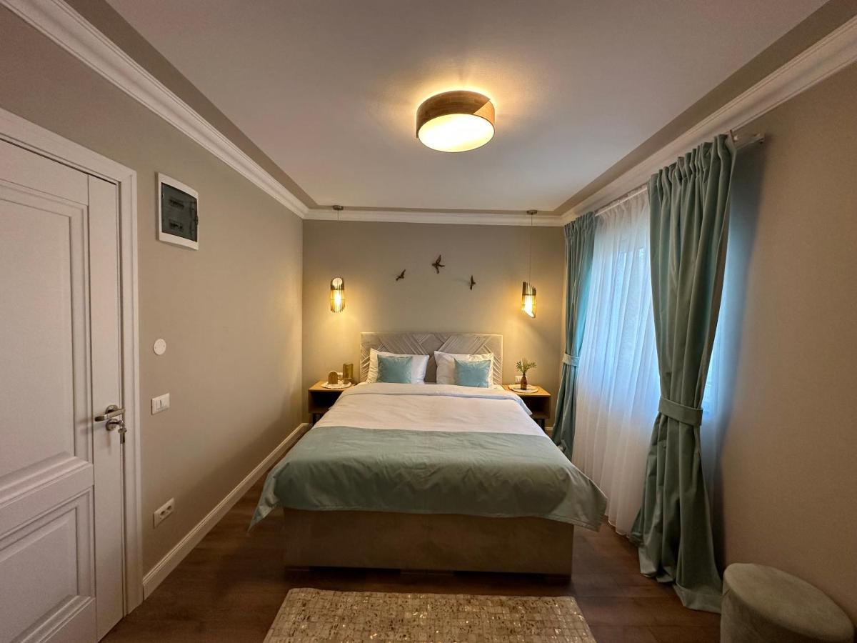 B59 Boutique Hotel Câmpulung Moldovenesc Exteriör bild