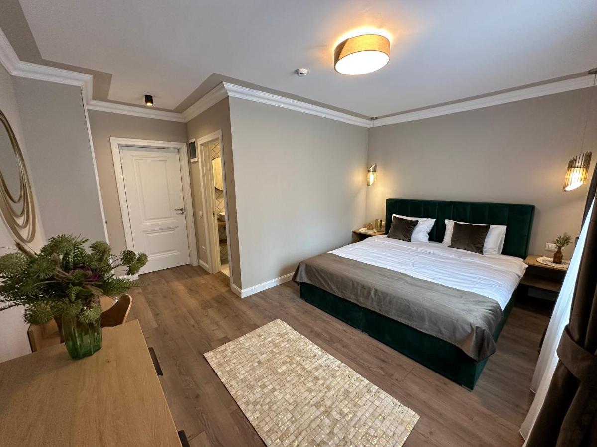 B59 Boutique Hotel Câmpulung Moldovenesc Exteriör bild
