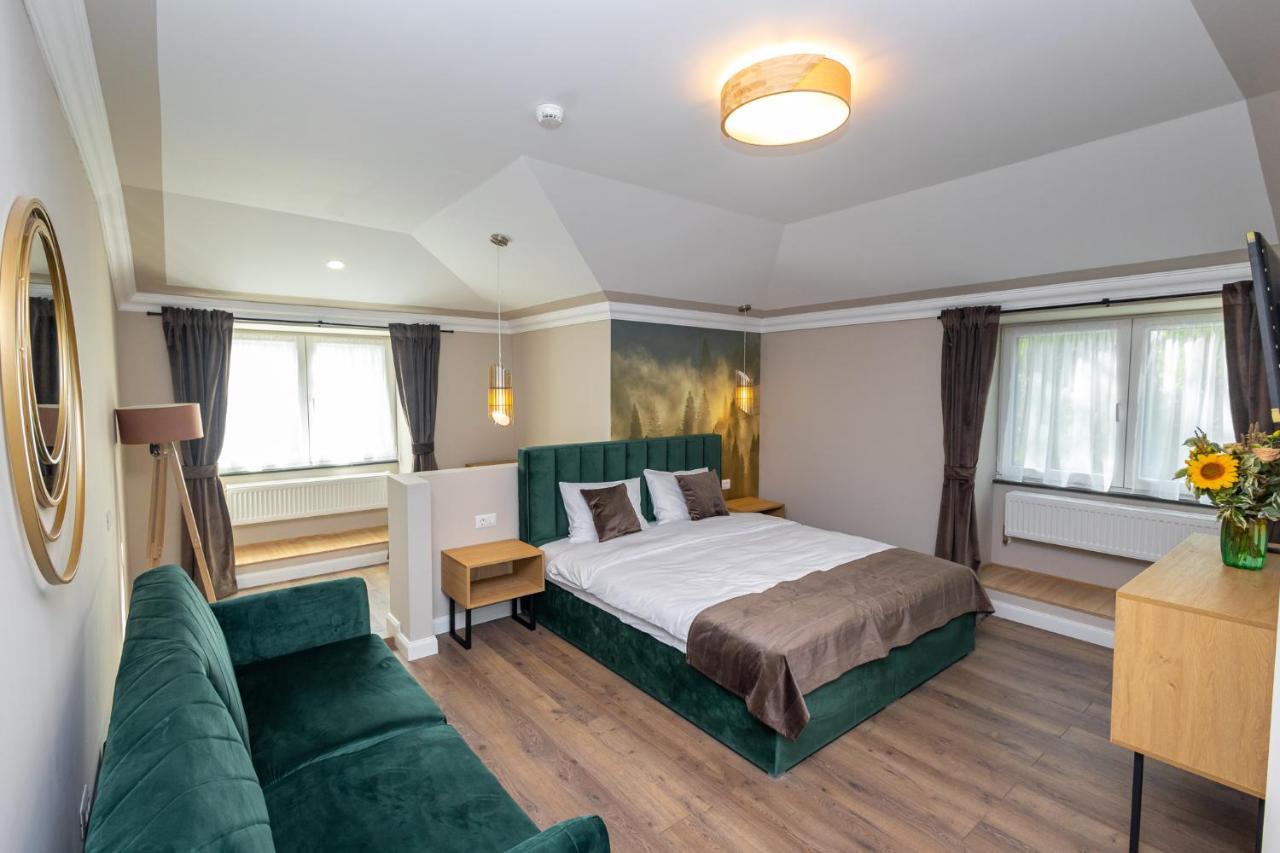 B59 Boutique Hotel Câmpulung Moldovenesc Exteriör bild