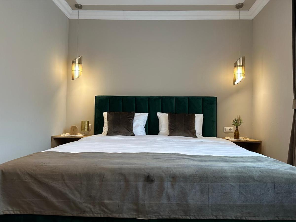 B59 Boutique Hotel Câmpulung Moldovenesc Exteriör bild