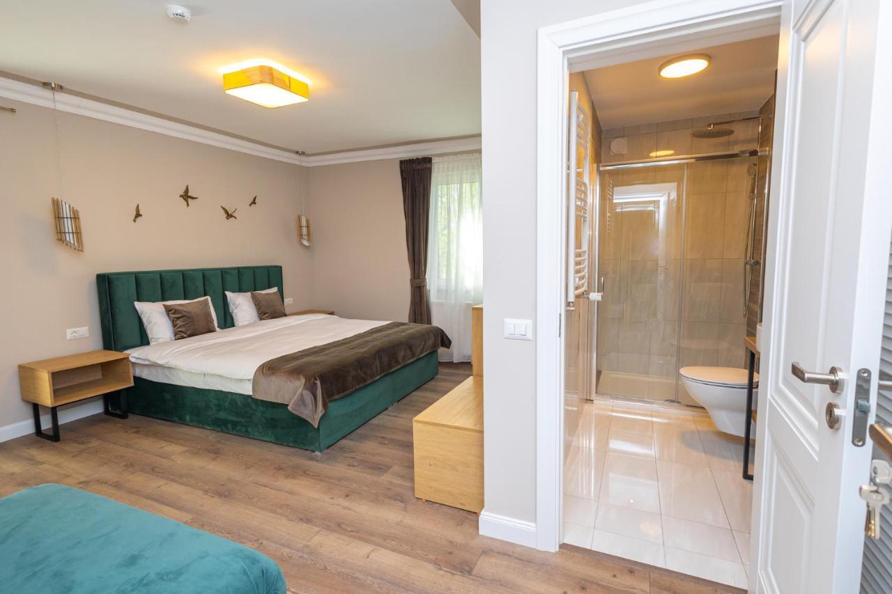 B59 Boutique Hotel Câmpulung Moldovenesc Exteriör bild
