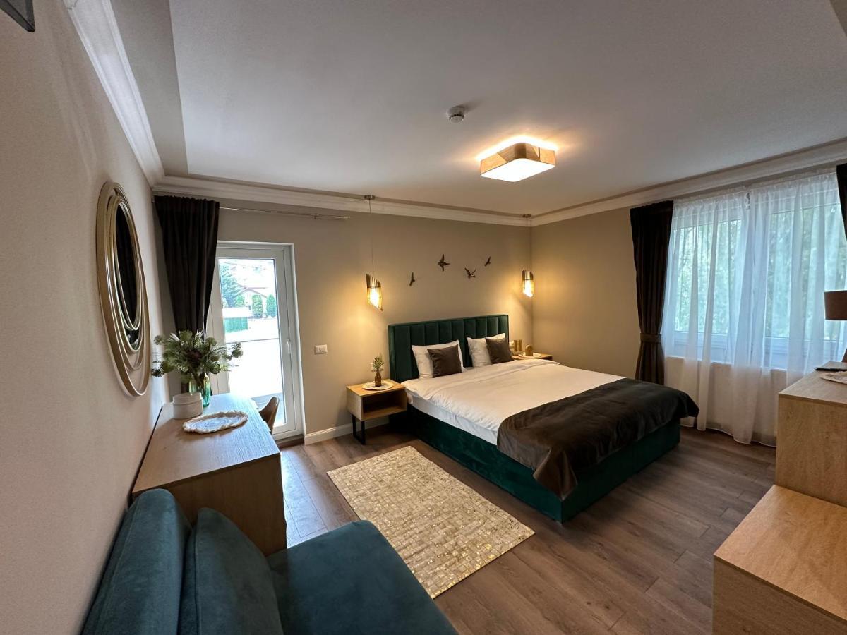 B59 Boutique Hotel Câmpulung Moldovenesc Exteriör bild